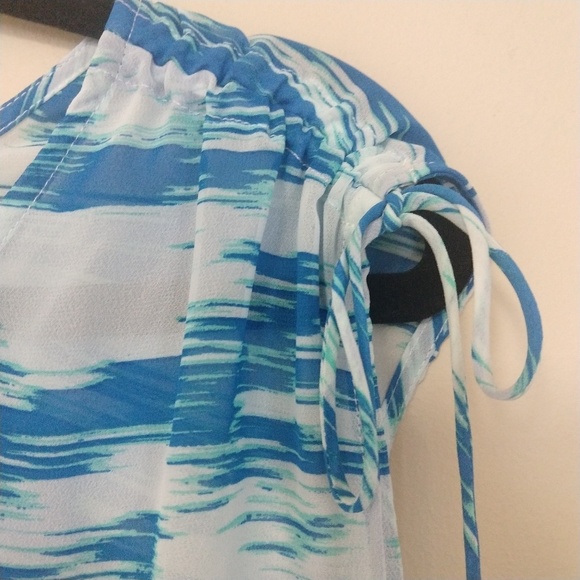 Two by Vince Camuto Poolside Summer Bloom Blouse - Picture 7 of 7